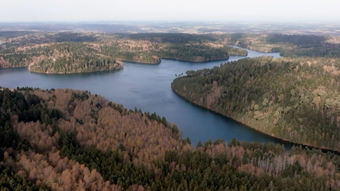 Le Lac de Pierre-Percée et ses forêts vus du ciel
